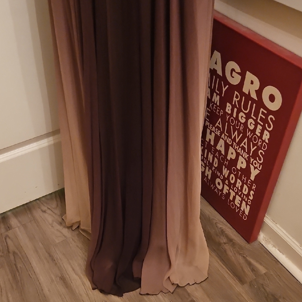 BCBGMaxAzria Beige Label Close-Up - Picture 5 of 10